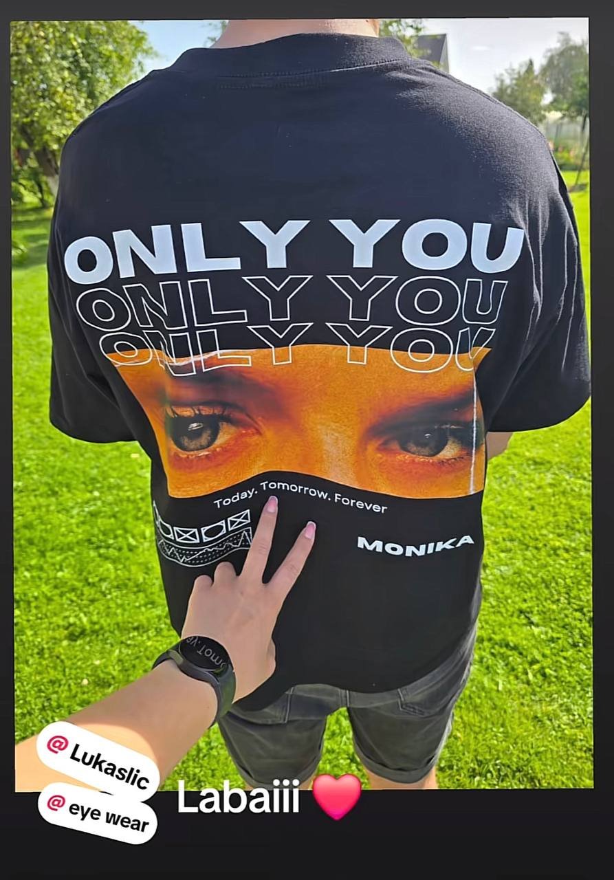 Kliento marškinėliai su akių print